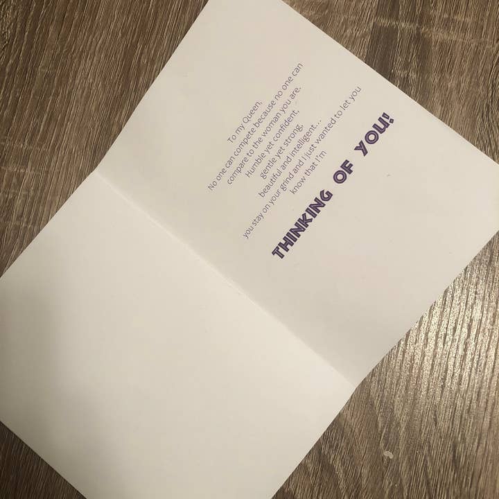 D. Johnson & Co Greetings – postal de pensar em ti por atacado – Queening pensando em você cartão1