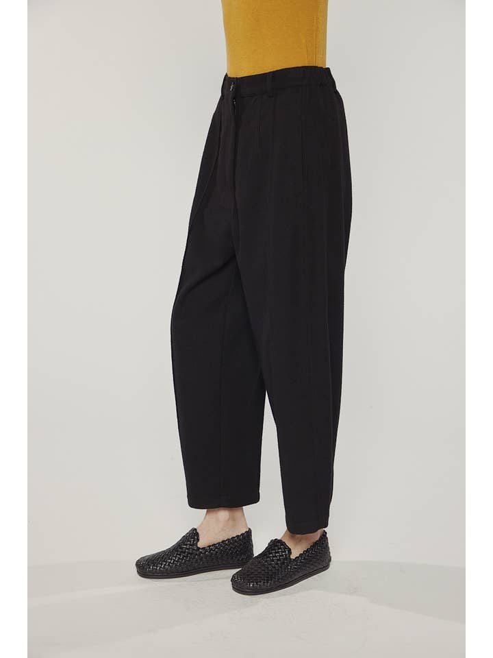 Black Wool blend pintuck pants for wholesale on Faire4