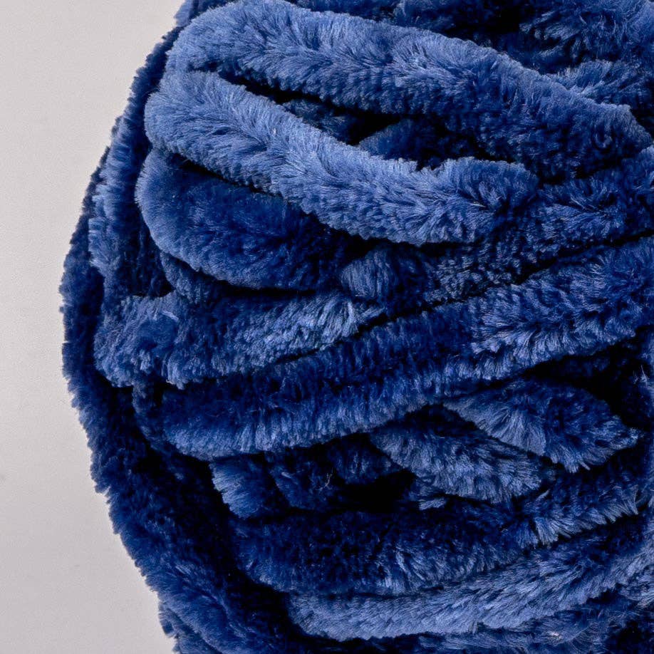 Crafted by Catherine - Wholesale Yarn - Luxe Velvet Yarn | 10.5oz/300g | Super Bulky #6 | Pack of 418