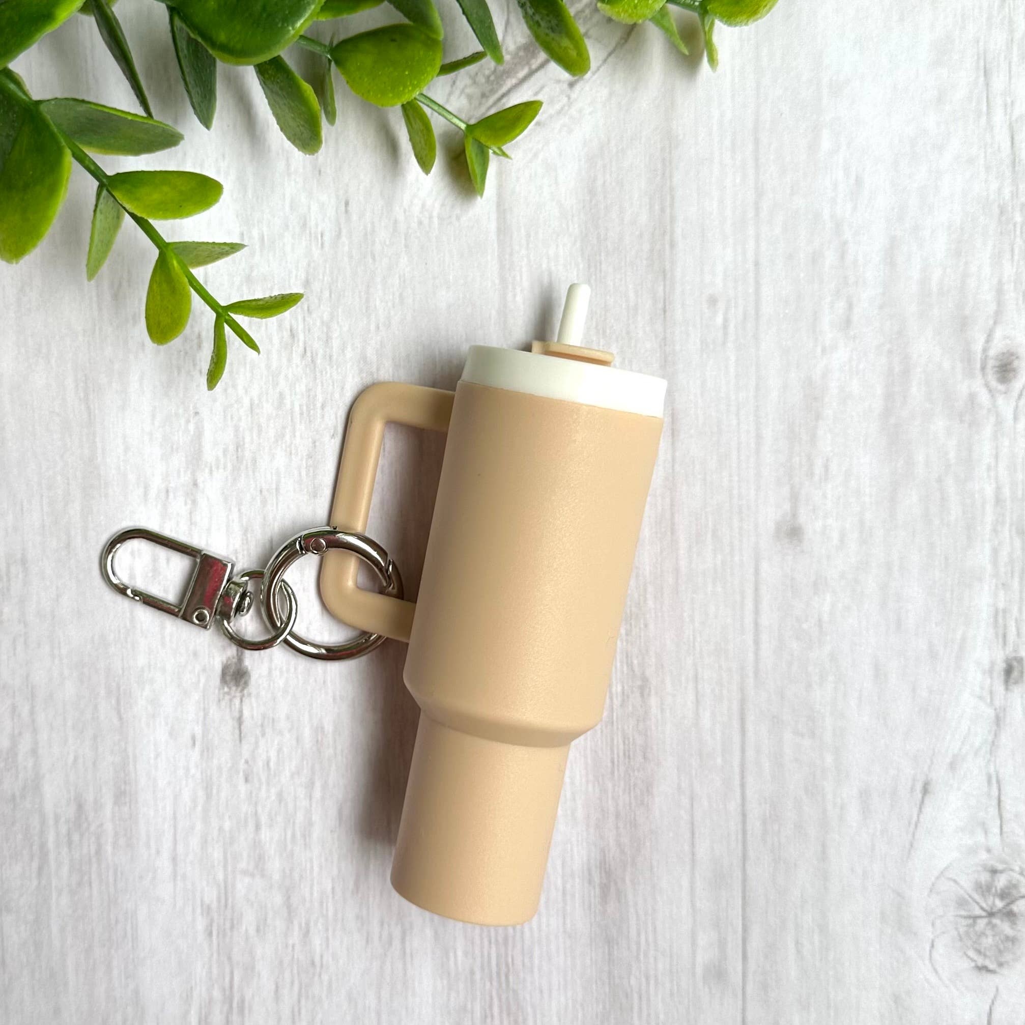 iconic mi - Wholesale Keychain - Women's - Mini Tumbler Keychain Carry Storage Container Cream2