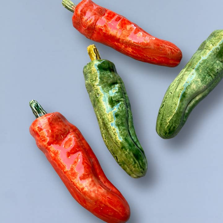 Eturel Madrid - Wholesale Decorative Tabletop Object - Glazed ceramic replica frying pepper2