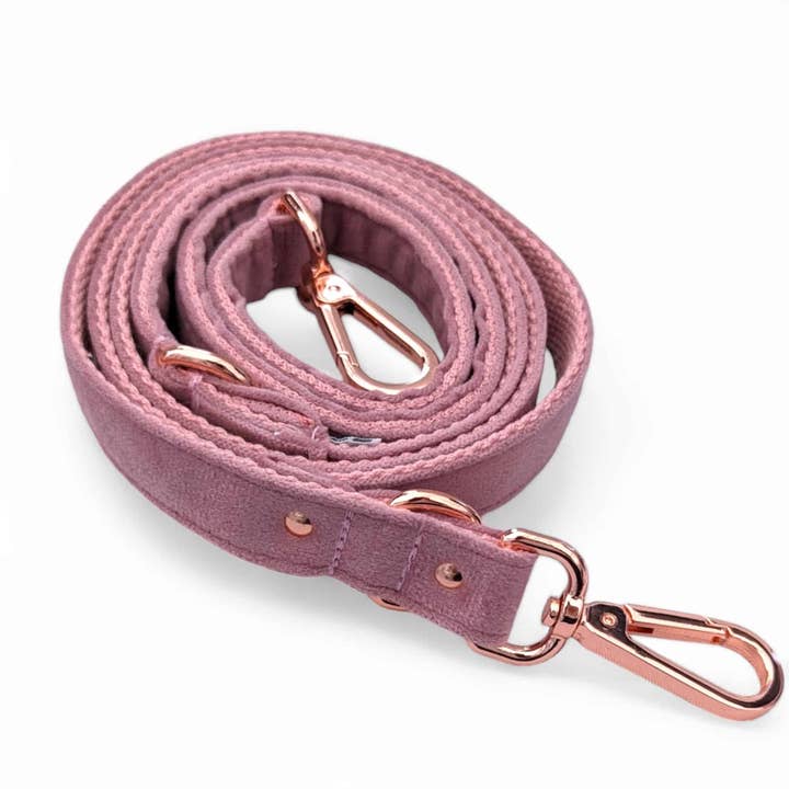 Guinzaglio convertibile Luxe Velvet 4 in 1 - Dusty Rose per la vendita all'ingrosso da parte di Queenie's Pawprints
