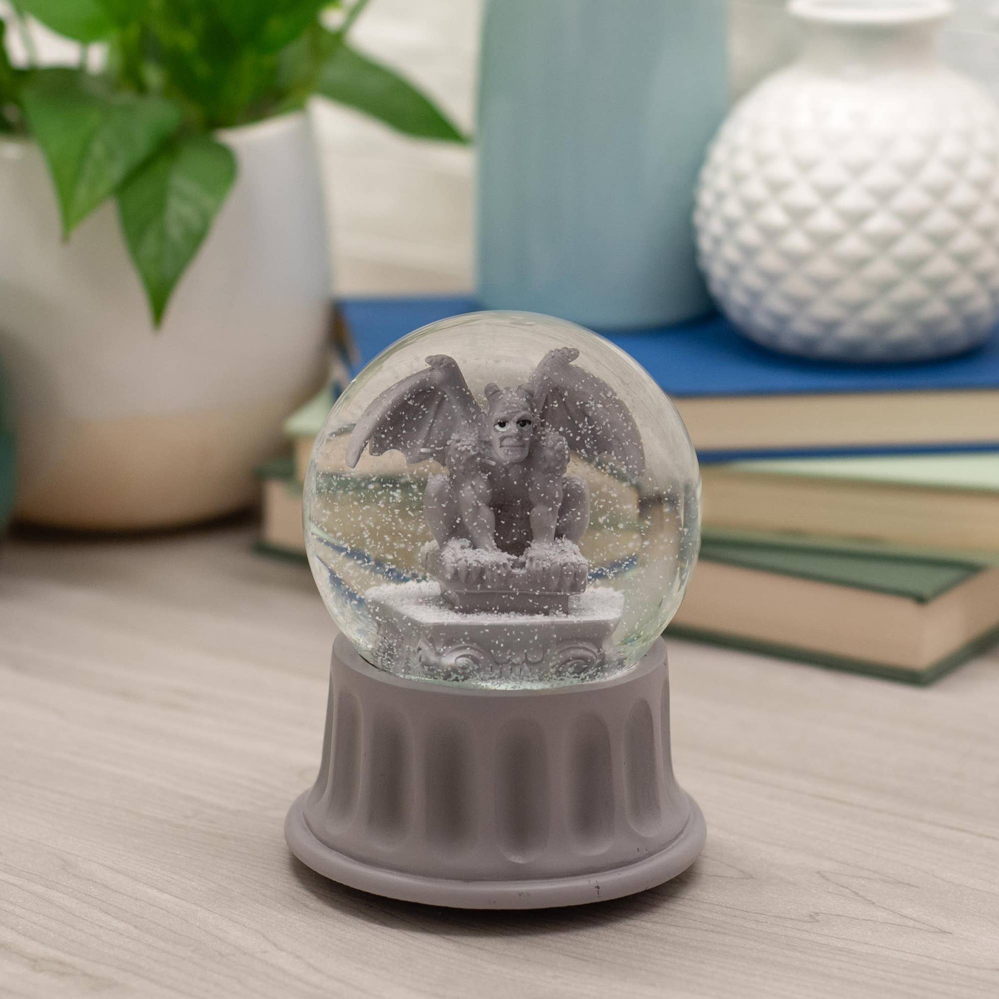EAST AVENUE - Wholesale Snow Globe - Gargoyle Musical Snow Globe5
