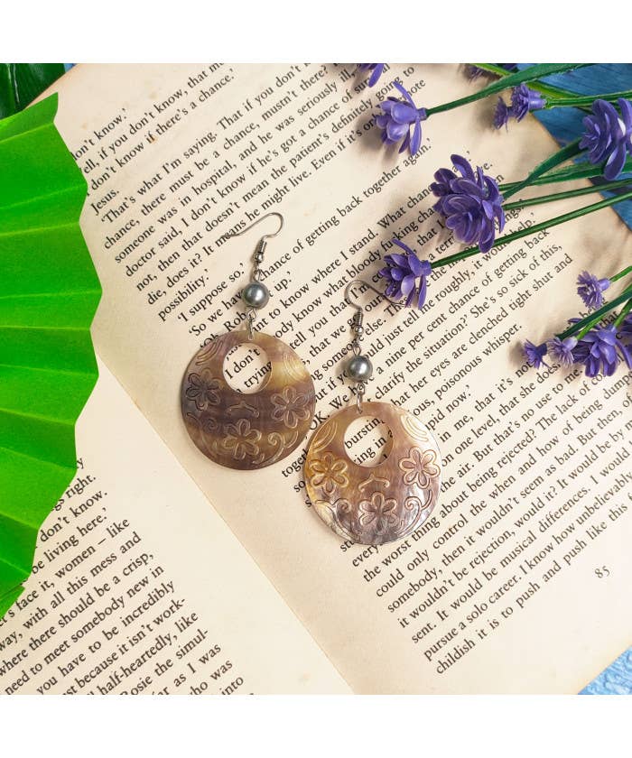 DK Hawaii - Wholesale Dangle Earrings - Hand Carved Mother Of Pearl Shell Earring0