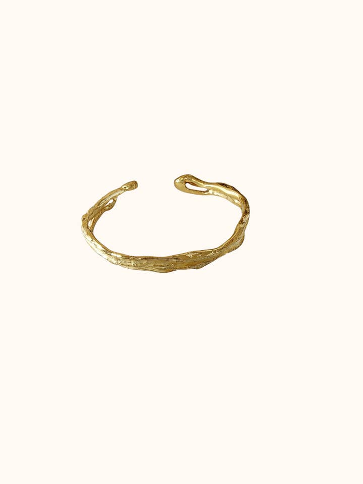 Crisp Bracelet | 18k Gold vermeil for wholesale by The Mira Shoppe