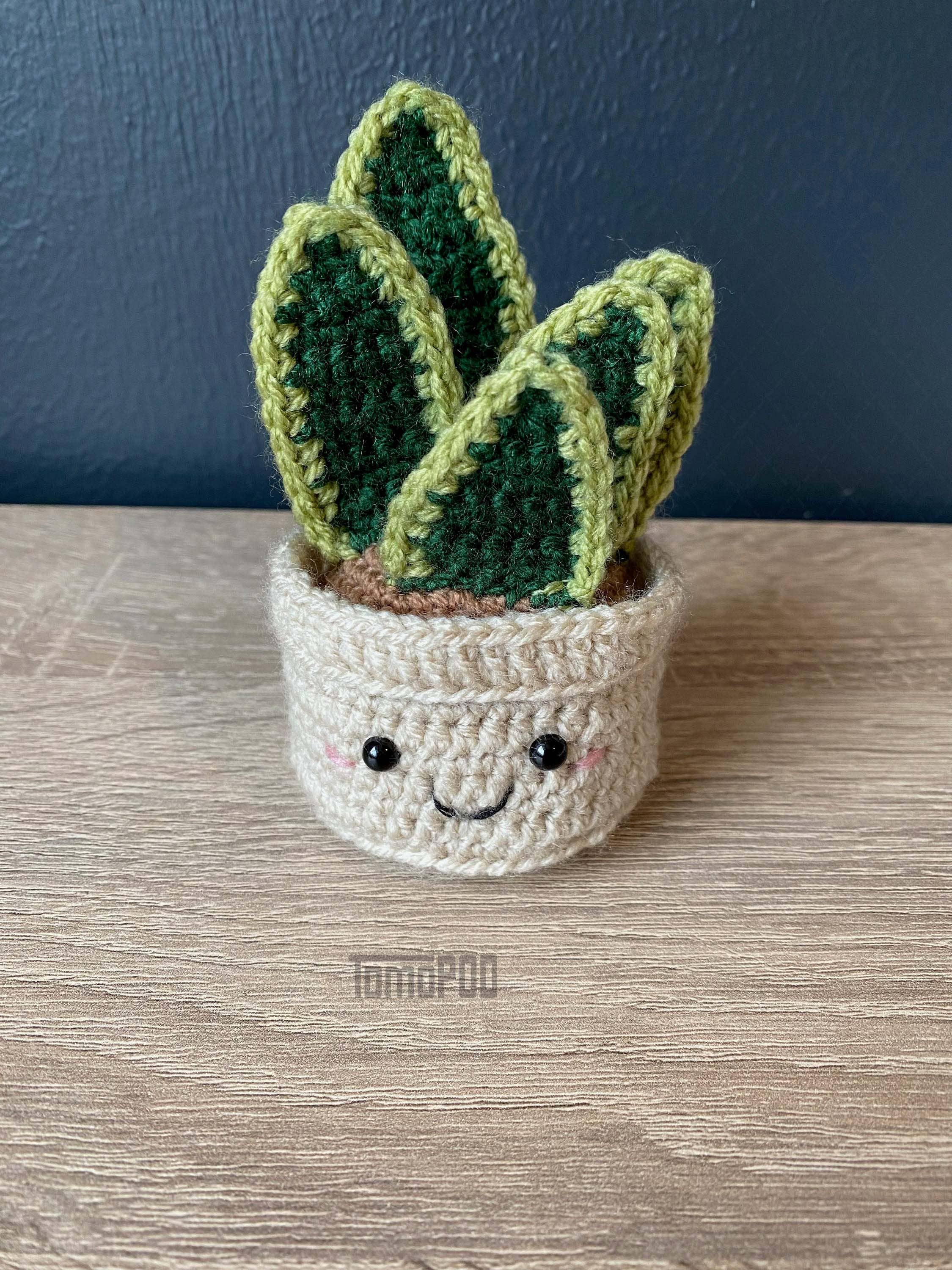 TOMOPOD LLC – wholesale Decorative tabletop object – Crochet Succulent Plant, Amigurumi Plant, Office Desk Decor6
