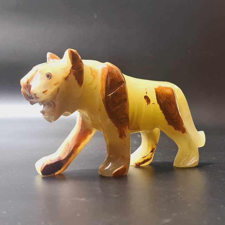 Onyx Tiger Artefact 8", Année du tigre, Tigre du zodiaque chinois pour la vente par Gemstone Gifts Ltd.