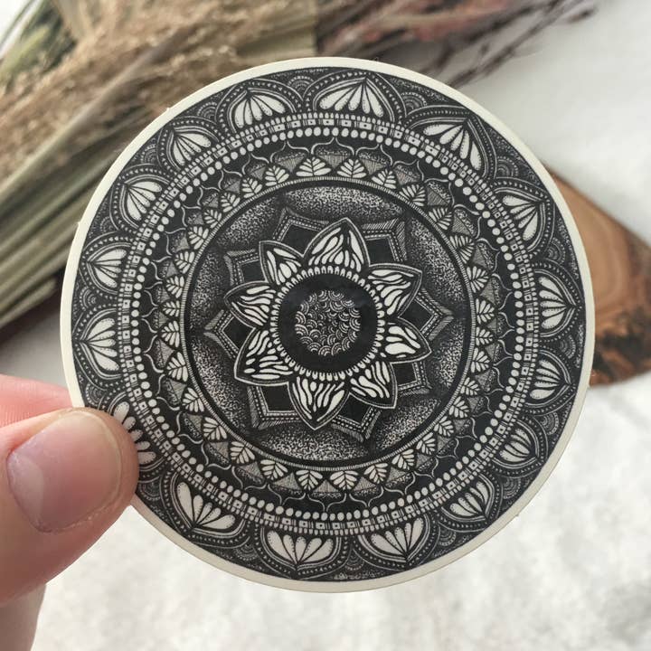 Tunnel Mandala für den Großhandel von WhitePaigeBlackInk