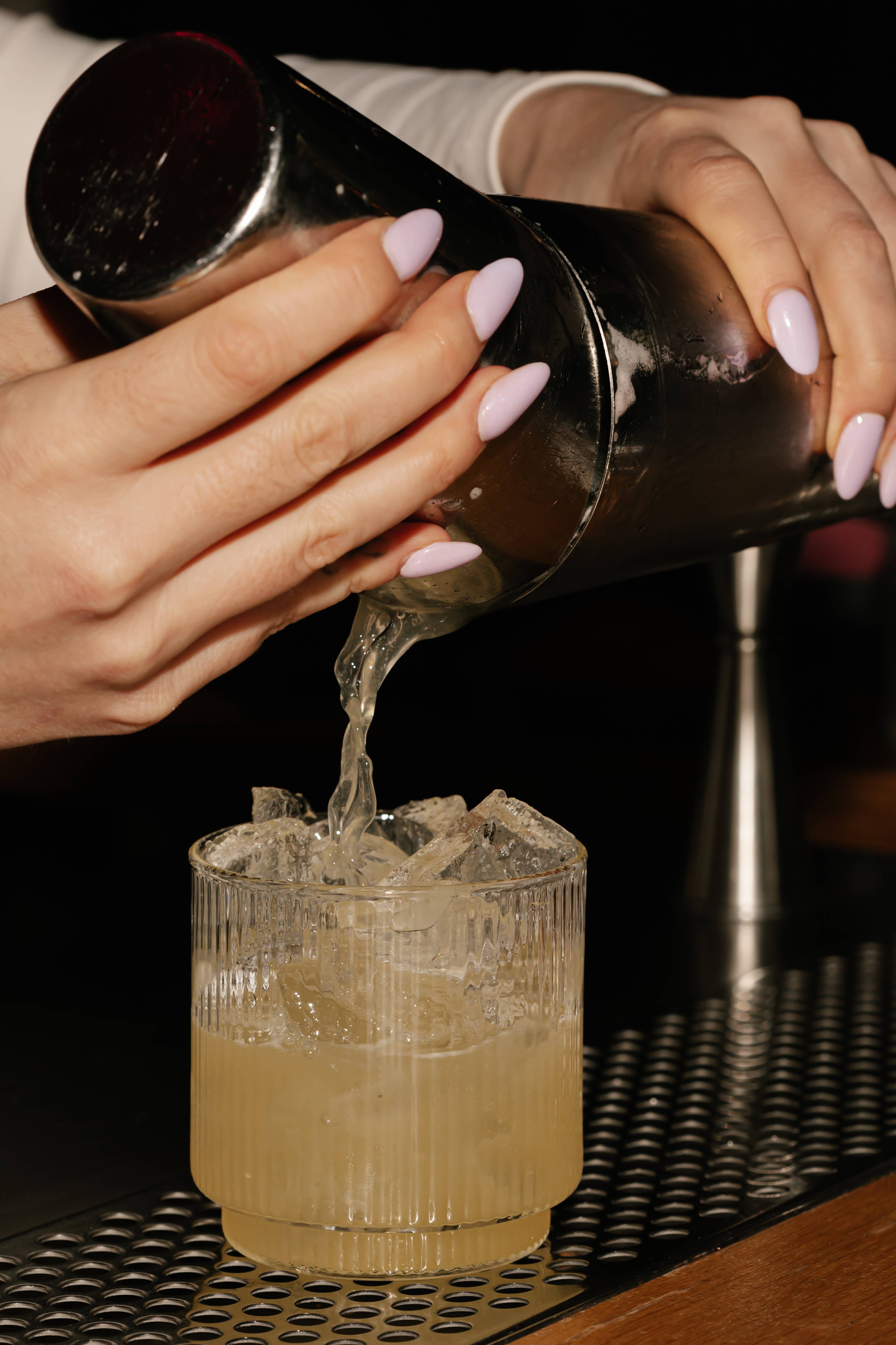 Hudson and Oak - Wholesale Drinking Glass/Cup - Short Ridged Glassware (set of 4)4