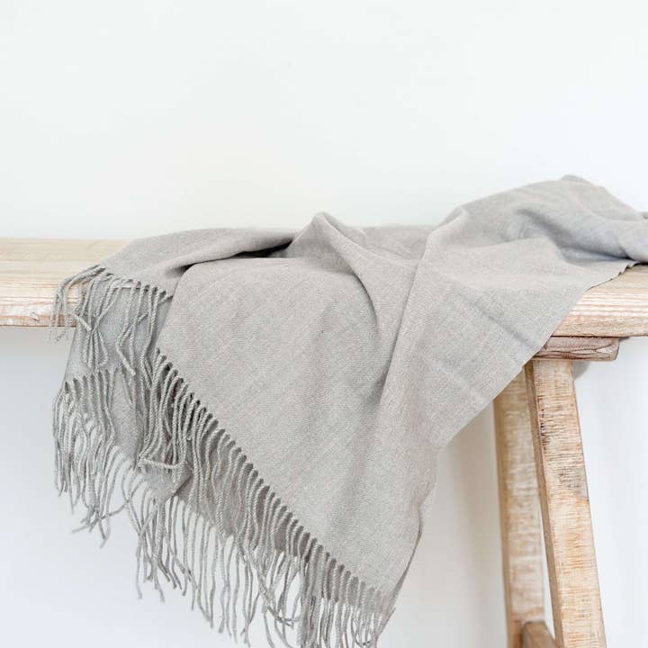 Ellenvale Trade - Wholesale Throw Blanket - Grey Throw Blanket 170 x 65