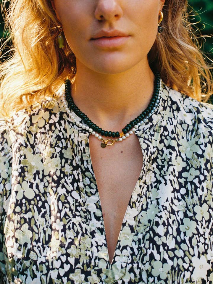 Oliver robe (Green) pearl Necklace for wholesale by Bonnie Studios