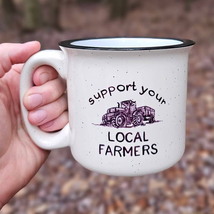 Soutenez vos agriculteurs locaux Tasse à café pour la vente par The Cranberry Finch