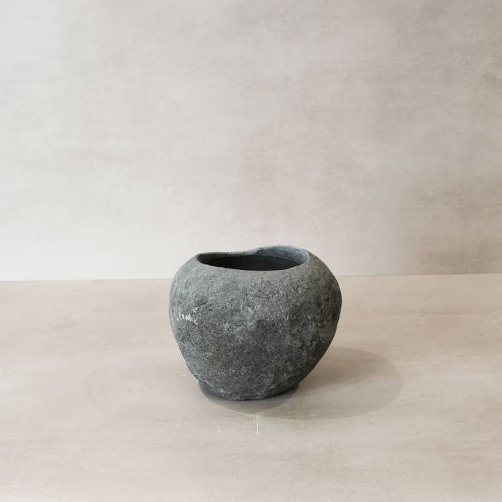 Botanical Boys - Wholesale Plant Pot - River Stone Planter Pot No9