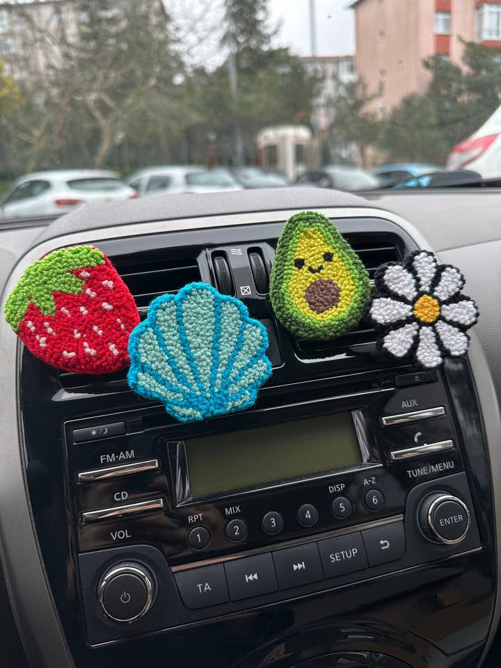 Handgemaakte Madeliefjes Bloem Luchtrooster Clip & Accessoires #5 voor wholesale door Honey Art and Nature