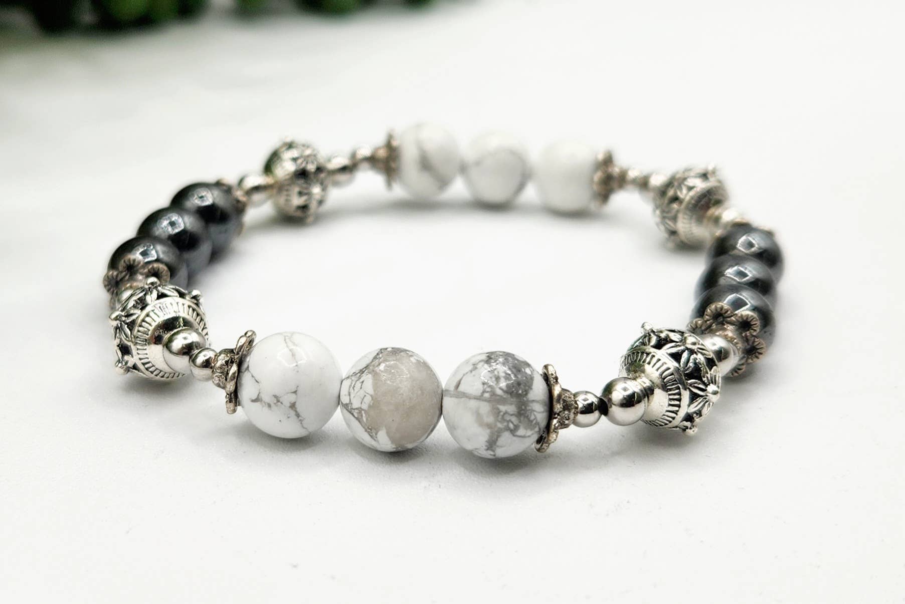 Meraki Gemstones - Wholesale Beaded Bracelet - CALMNESS/GROUNDING - White Howlite & Hematite Bracelet-7.5"L4