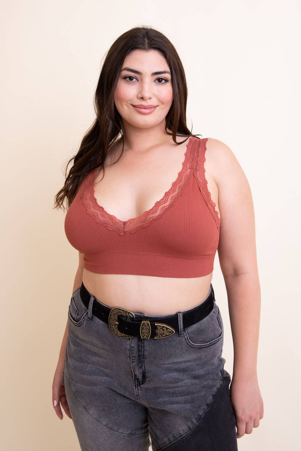 Leto Accessories - Vendita all'ingrosso Bralette - Donna - Bralette alla moda con bordo in pizzo per taglie forti - Acquista la tua! 👌🏻3