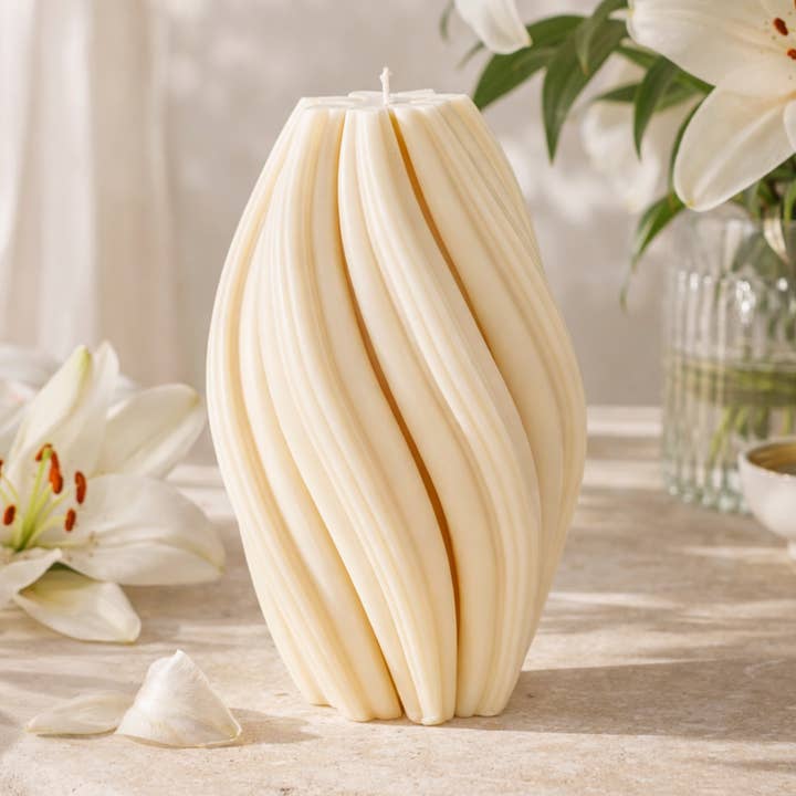 Escultura Vela Florence Grande – Cera de colza, H 19 cm para venta al por mayor de NOMA Studio
