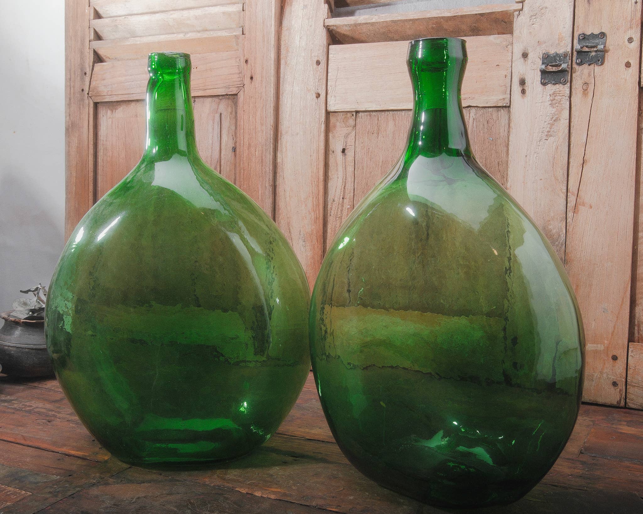 Golden Oldies Antiques - Wholesale Decorative tabletop object - Green Flat Sided Glass Demijohn Bottle4