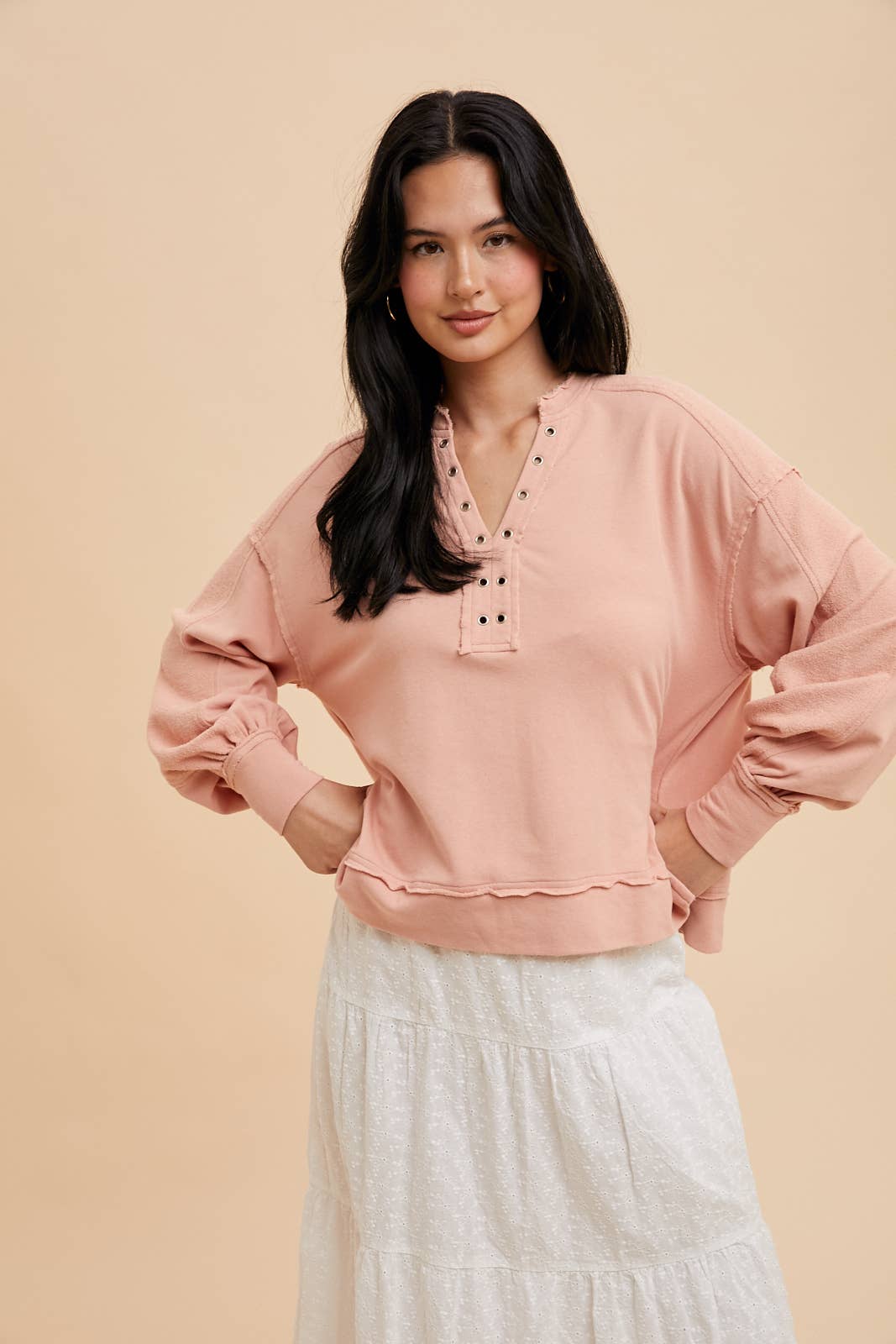 In Loom – Sweatshirt - Mulher por atacado – PULÔVER COM DETALHE DE ILHÓS5