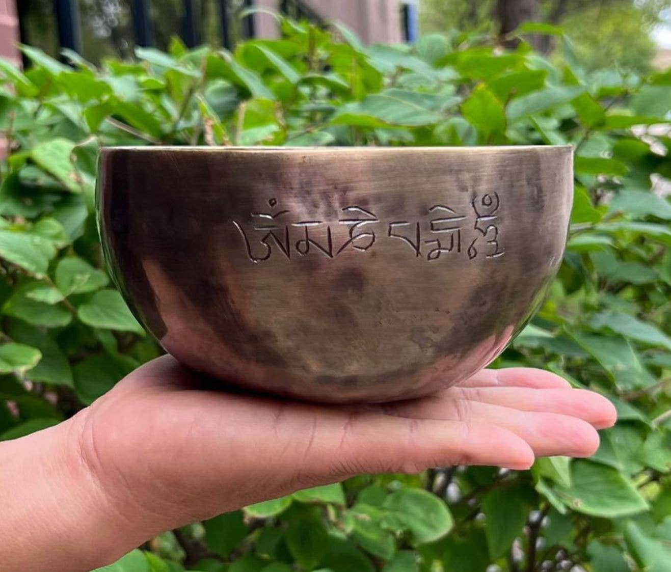 Lungta Imports - Wholesale Musical Instrument - Hand Hammered Tibetan Full Moon Singing Bowl Complete Set1