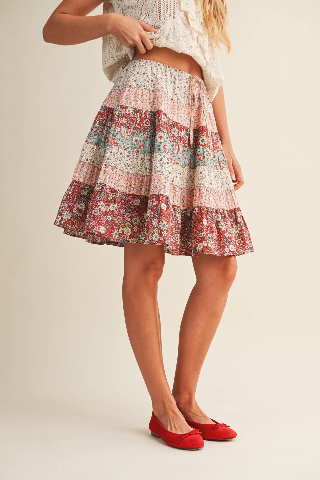 FLOREALE MULTI MINIGONNA A-LINE CON STAMPA MULTIFLORALE MISTA in vendita all'ingrosso su Faire2