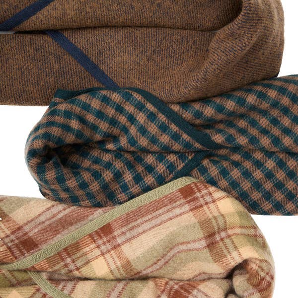 SAACHI - Wholesale Scarf - Women's - Wool Triangle Scarf11