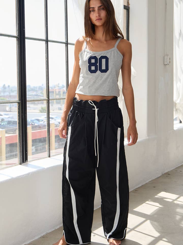 BUCKETLIST INC - Wholesale Pants - Women's - IP5540 Windbreaker Pants With Contrast Stripe4