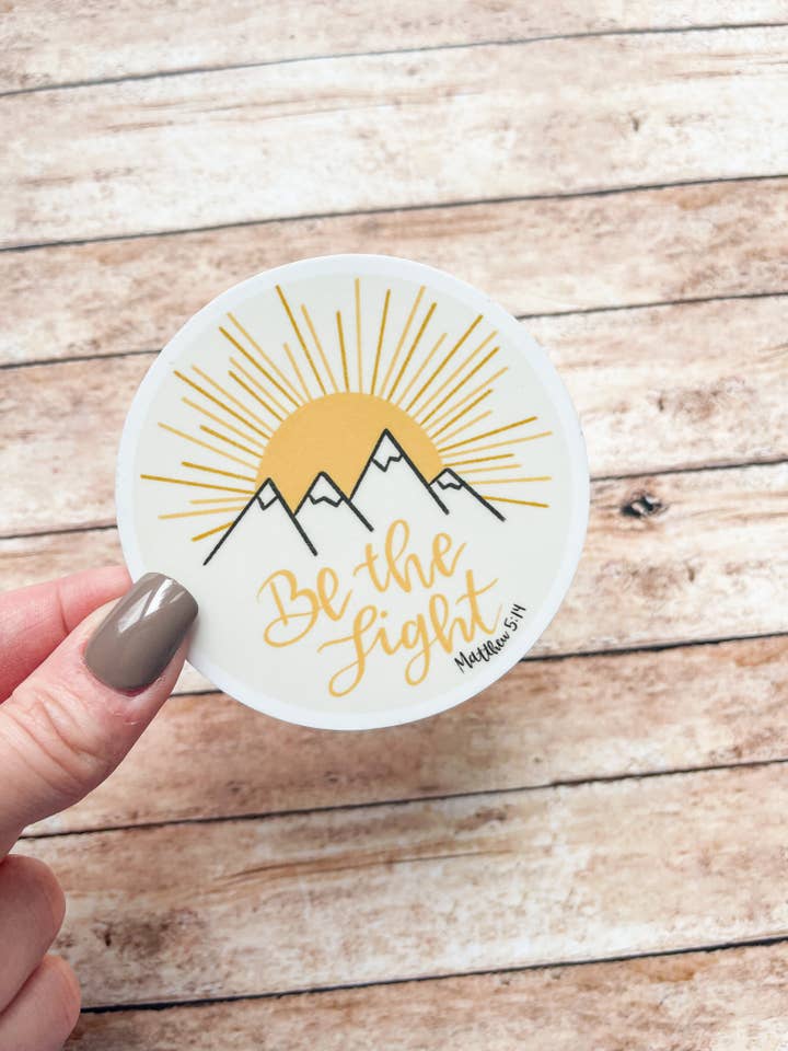 Autocollant Soyez la lumière Matthieu 5:14 pour la vente par HH and Grace Co