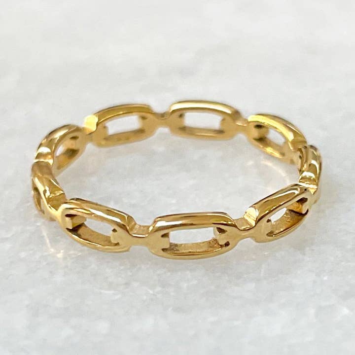 ANELLO IMPILABILE BEBE CON CATENA SOTTILE IN ORO per la vendita all'ingrosso da parte di MAI DESIREE