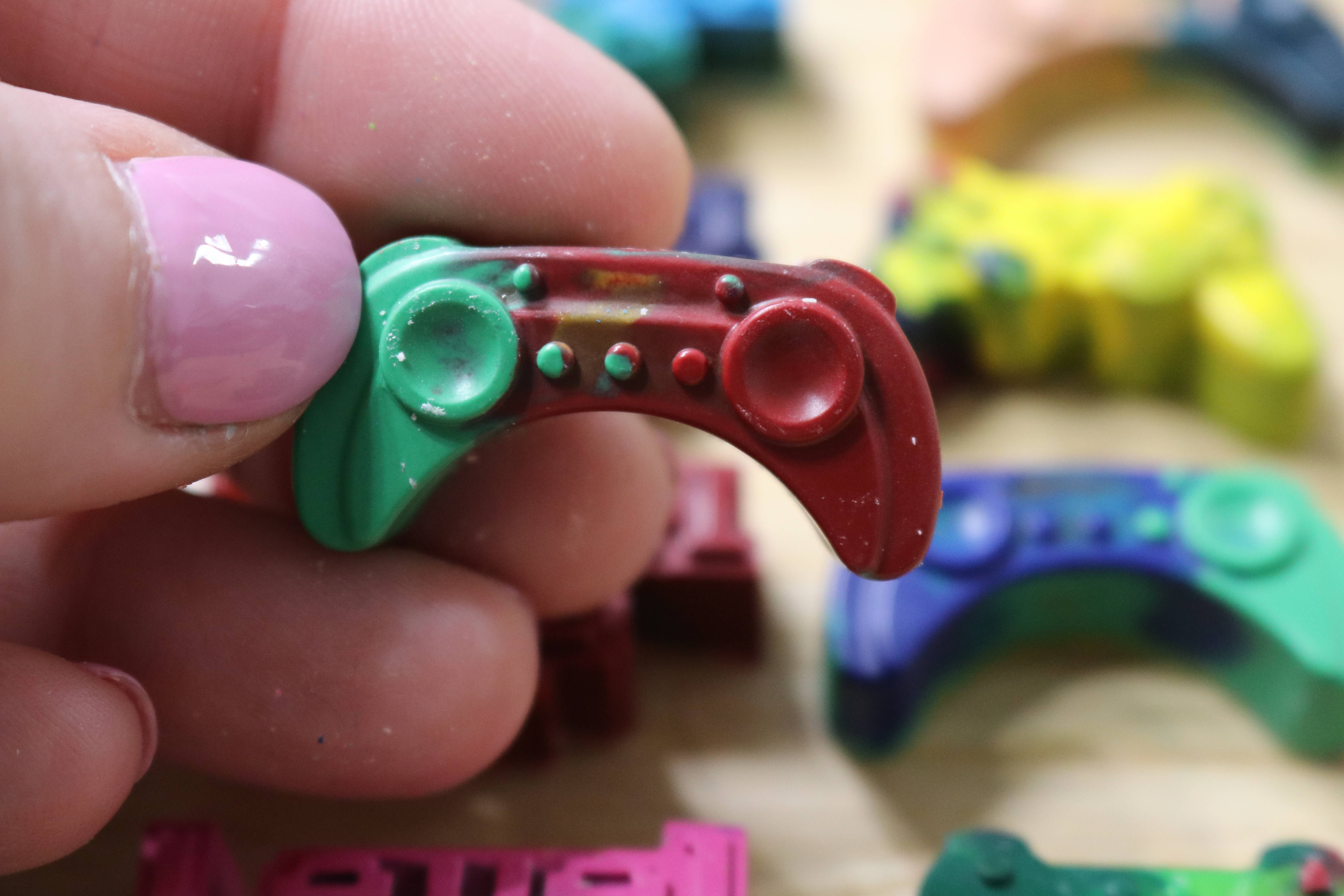 Color Me Crayzies™ - Wholesale Crayons - Kids & Baby - Game On! Crayzies (12 Count)4