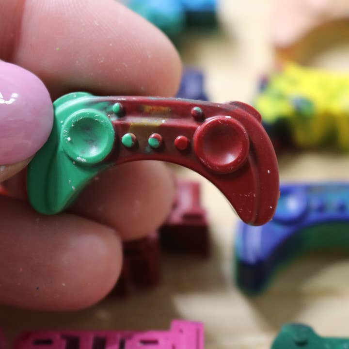 Color Me Crayzies™ - Wholesale Crayons - Kids & Baby - Game On! Crayzies (12 Count)4