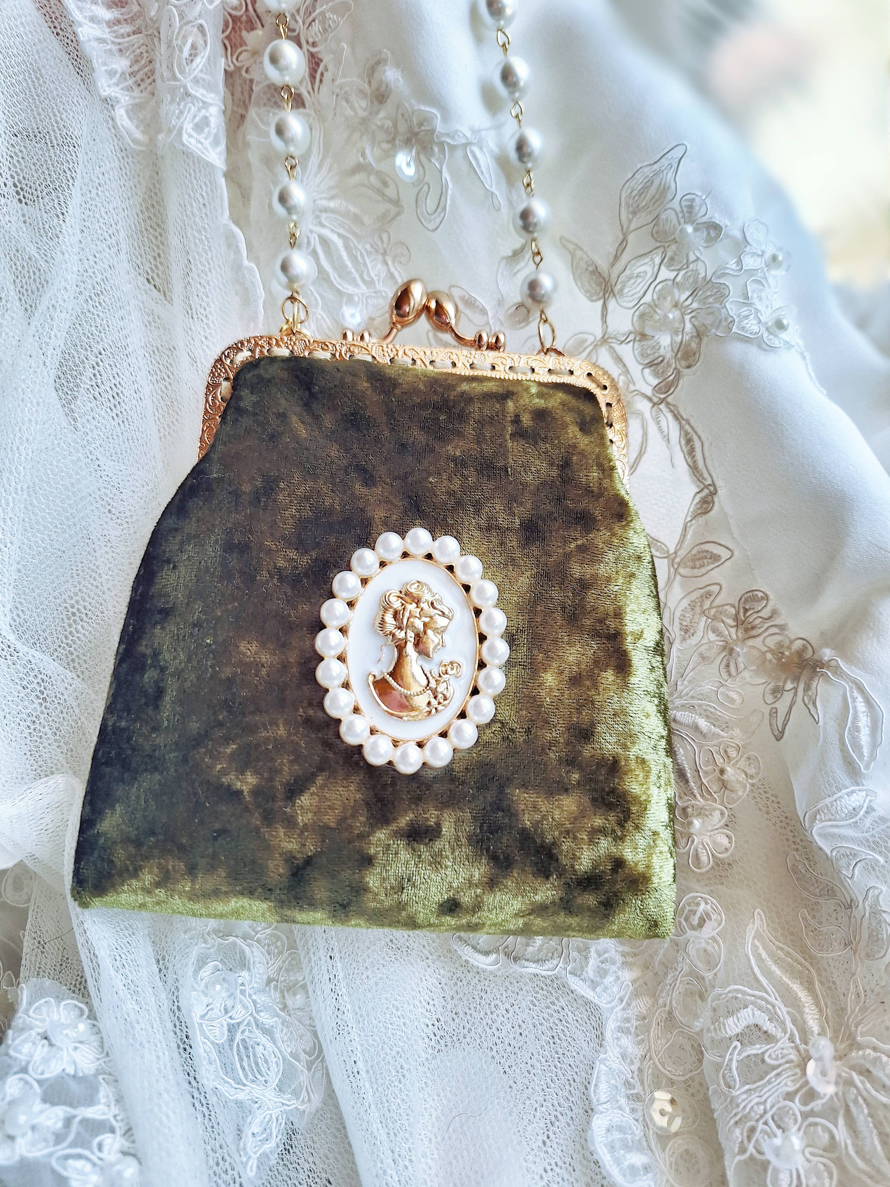 LeisTextileStudio - Wholesale Wallet - Women's - Handmade Velvet Vintage Kiss lock Handbag With Card Holder42