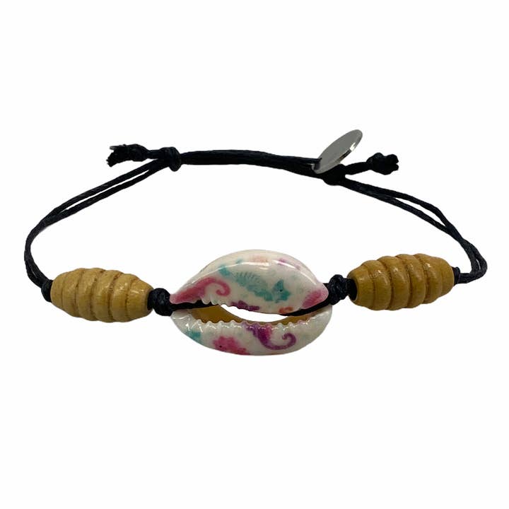 Shell Bracelet Horse - Kauri with seahorse for wholesale by Eiland Sieraden