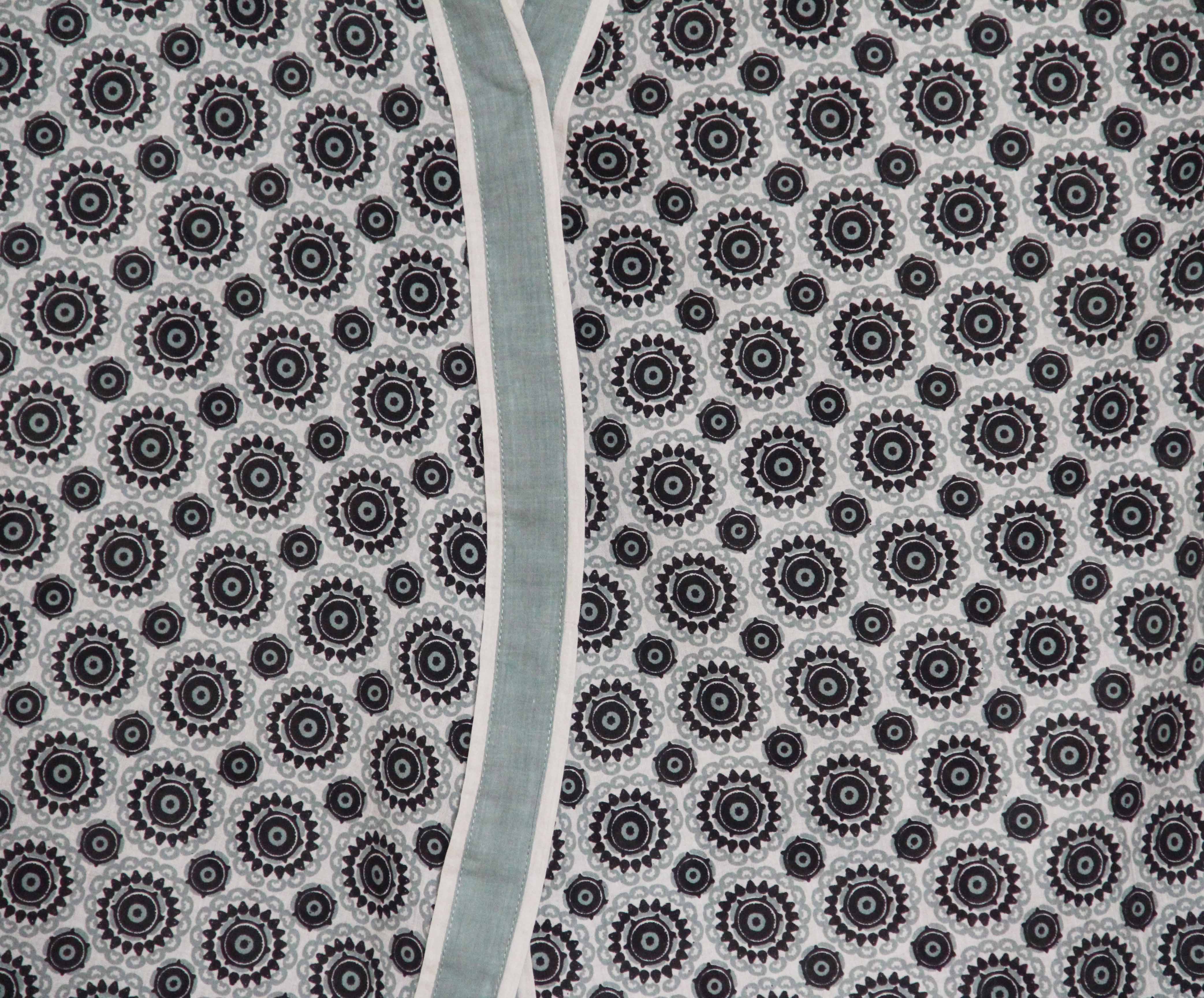 Les Belles Vagabondes – Großhandel Kimono – Damen – Suzani Kaki Kimono aus 100 % Bio-Baumwolle2