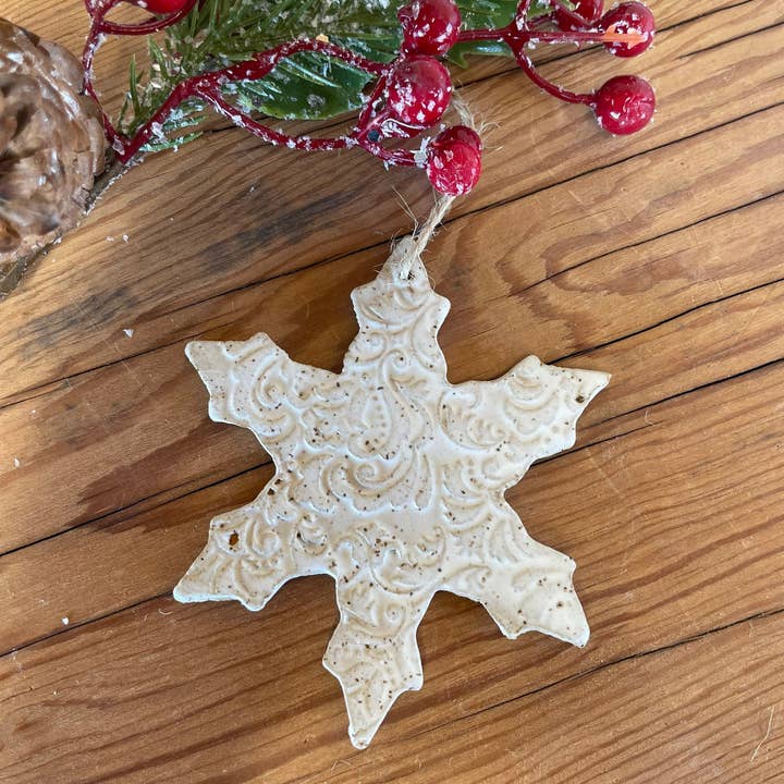 Stonehouse Pottery – Ornamento por atacado – Ornamento de floco de neve em renda branca fosca2