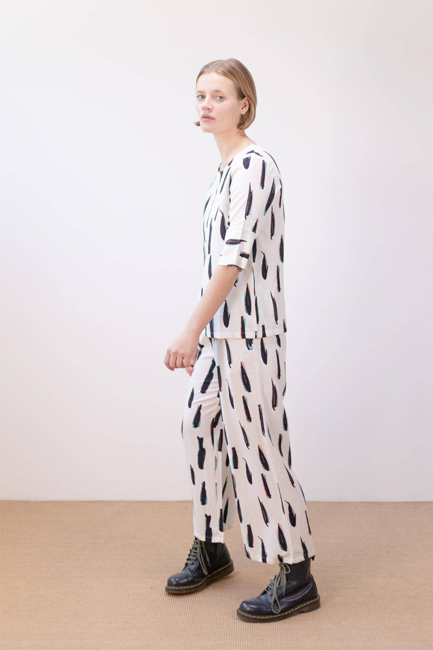 PAN Producto Básico - Wholesale Coat - Women's - Printed raw trousers10