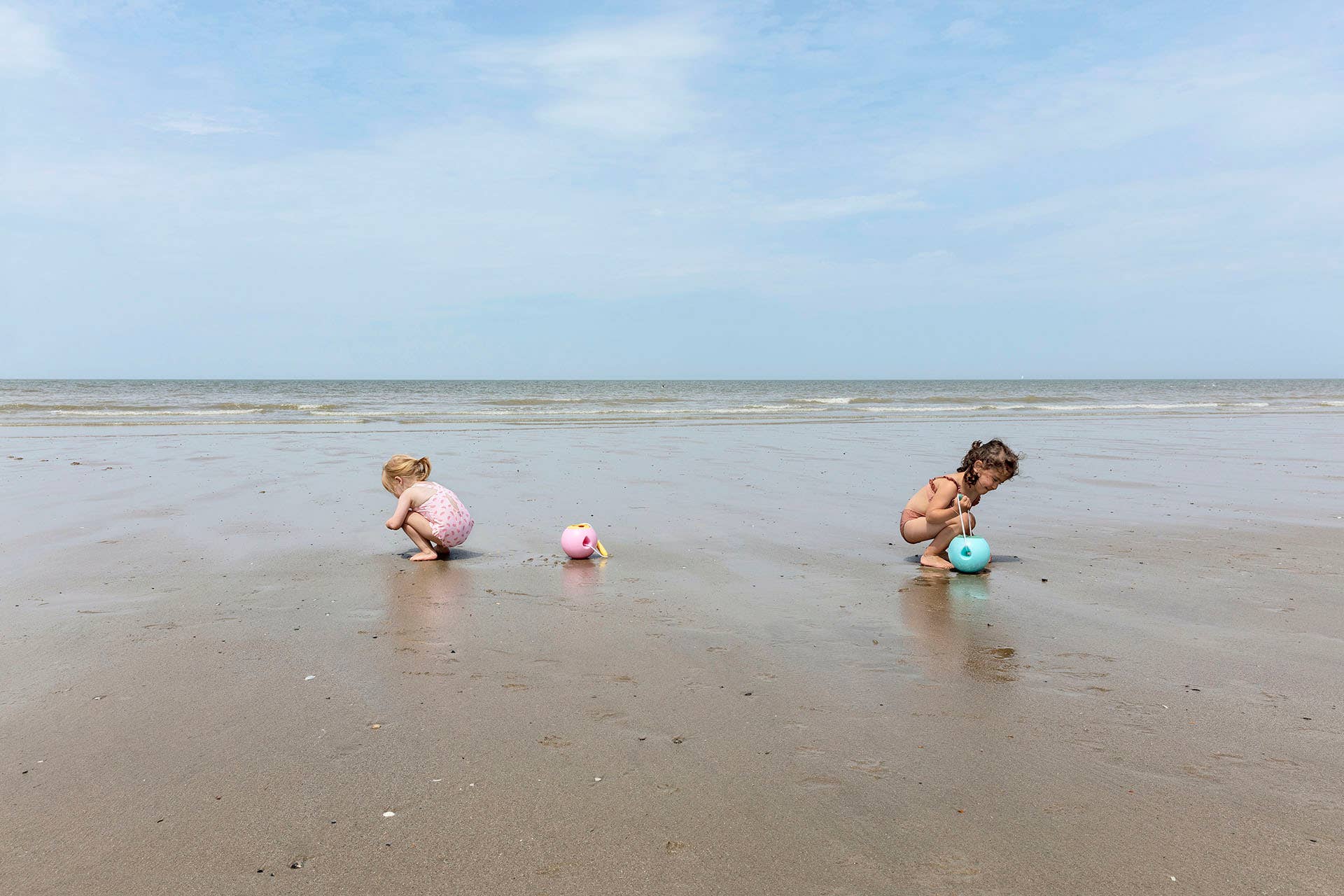 Quut Toys - Wholesale Beach/Pool Toy - Kids & Baby - Quut Mini Ballo - Kids smart, modern design no spill bucket13