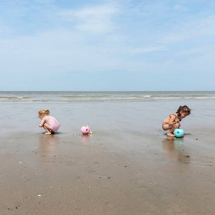 Quut Toys - Wholesale Beach/Pool Toy - Kids & Baby - Quut Mini Ballo - Kids smart, modern design no spill bucket13