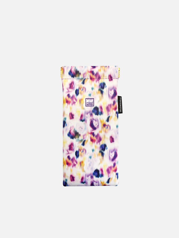 PORTAOCCHIALI DA VISTA DA RAGAZZA CON CHIUSURA A MOLLA TIE-DYE per la vendita all'ingrosso da parte di MAKENOTES