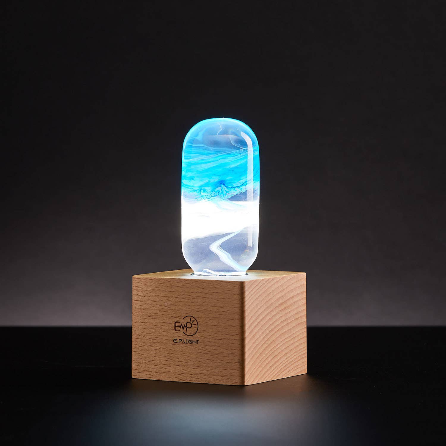 EP Design Lab - Wholesale Light Bulb/Puck - Creative Resin Led Bulb // Blue4