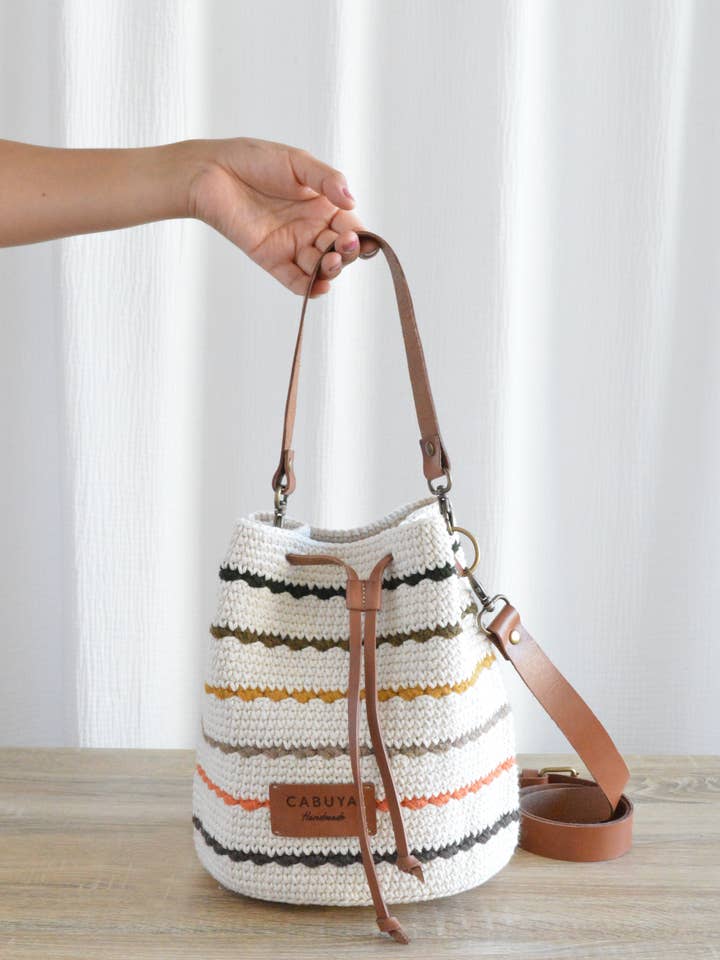 Shigra Bucket Bag Rainbow med utbytbara band för wholesale av Cabuya Handmade