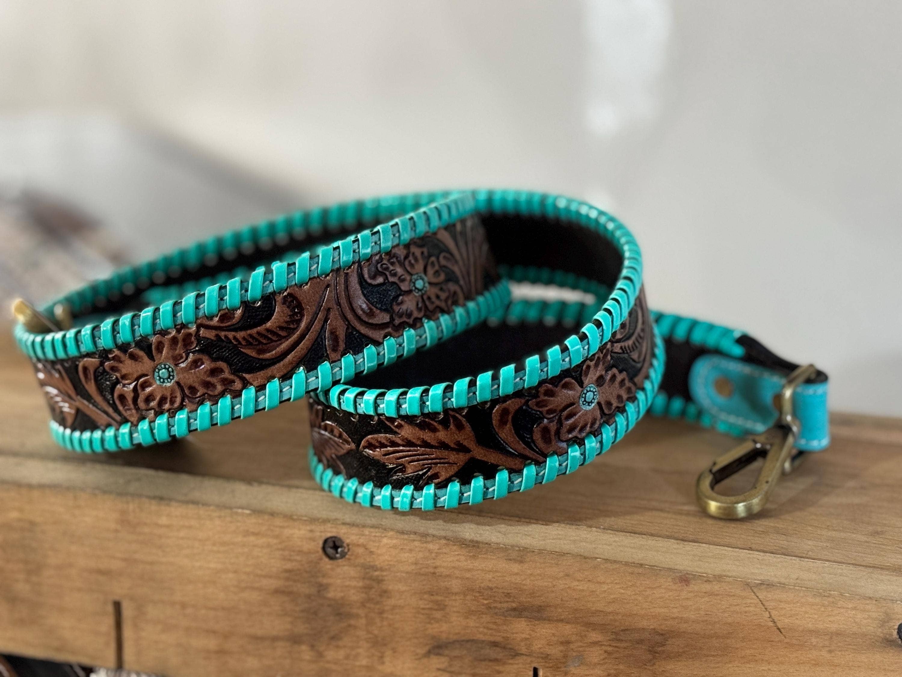 Double B Wild Rags – Engroshandel Taskerem - Dame – Vestlig taske skulderrem i præget koskindslæder fra Double B Wild Rags3