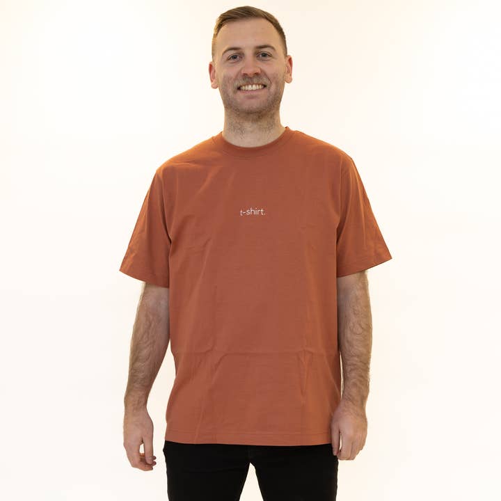 simple. t-shirt. marron héritage pour la vente par simple. panda