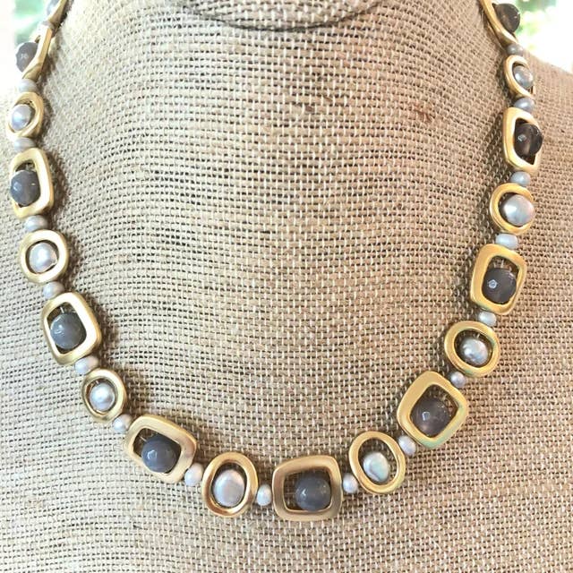 Studio G - Vendita all'ingrosso Collane di perline/perle - Collana Moderna con Perle d'Acqua Dolce e Pietra2