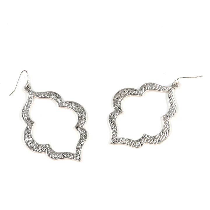 CJ Grandes boucles d'oreilles en argent martelé pour la vente par Christy Jean Boutique