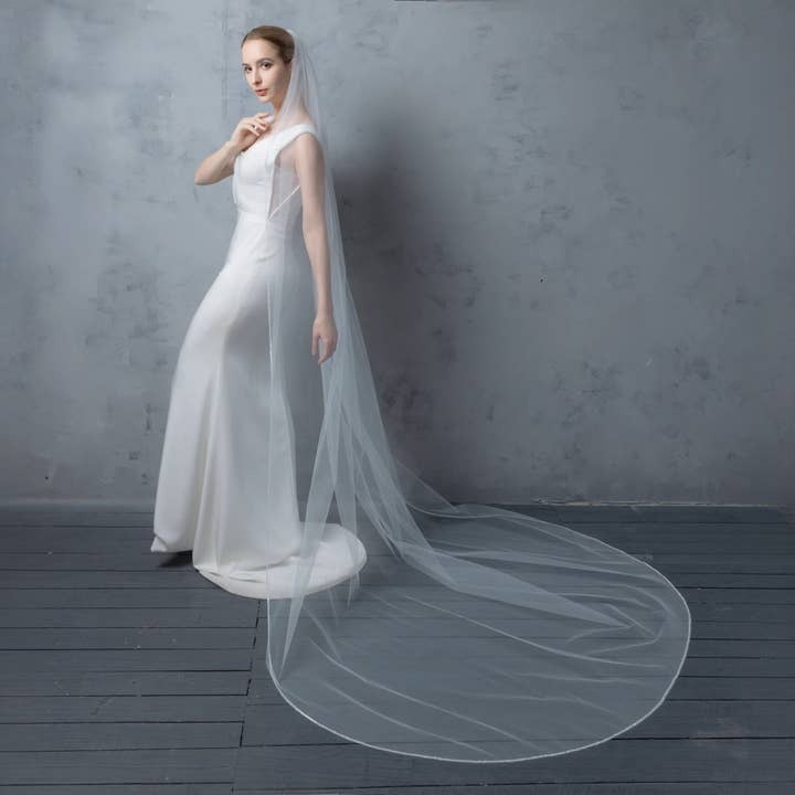 Farinosa Bridal - Wholesale Veil - Women's - Cathedral Length Frosted Beaded Bridal Wedding Veil 3