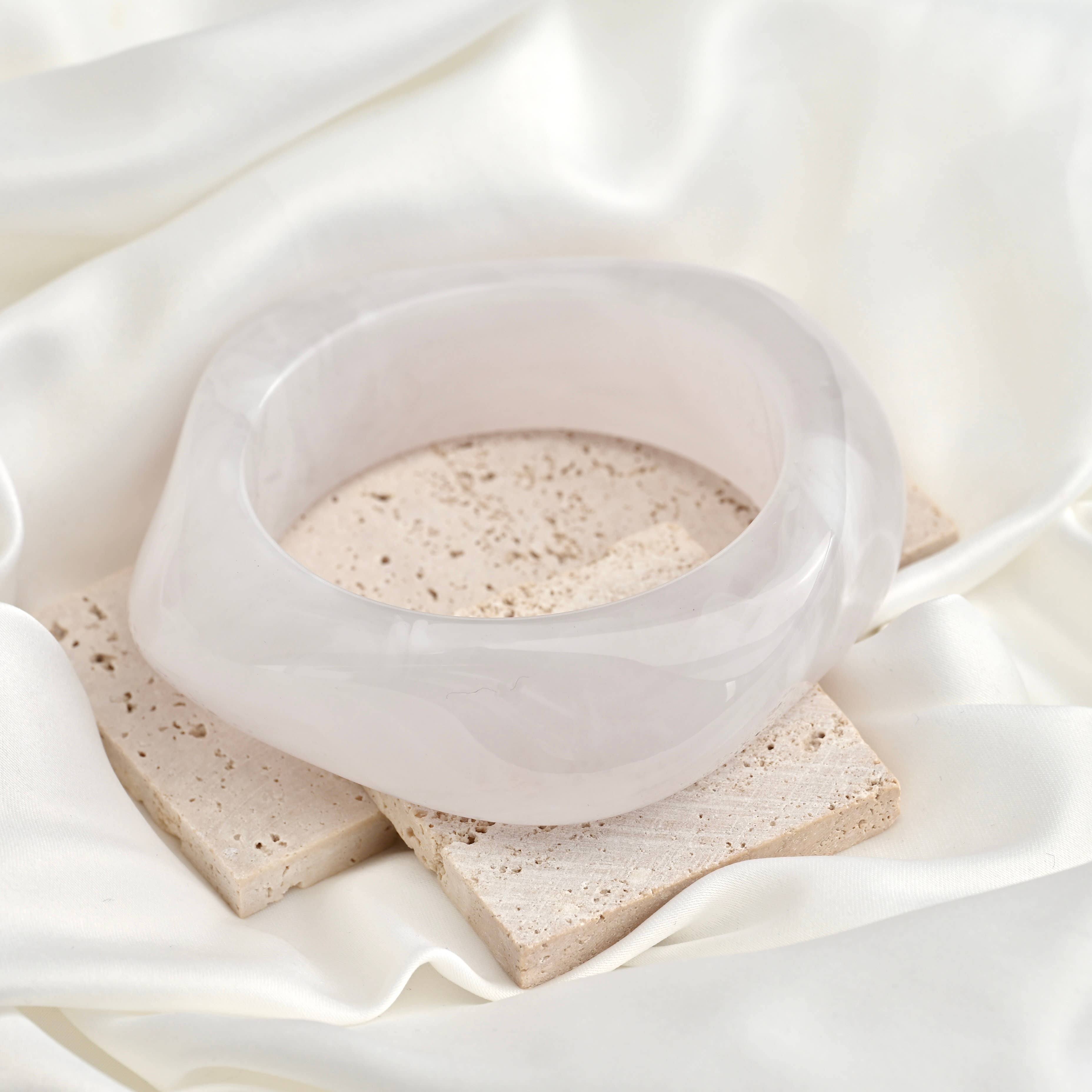 Blueyejewelry - Vente Bracelet jonc - Bracelets jonc larges en résine - Joncs gros et audacieux3