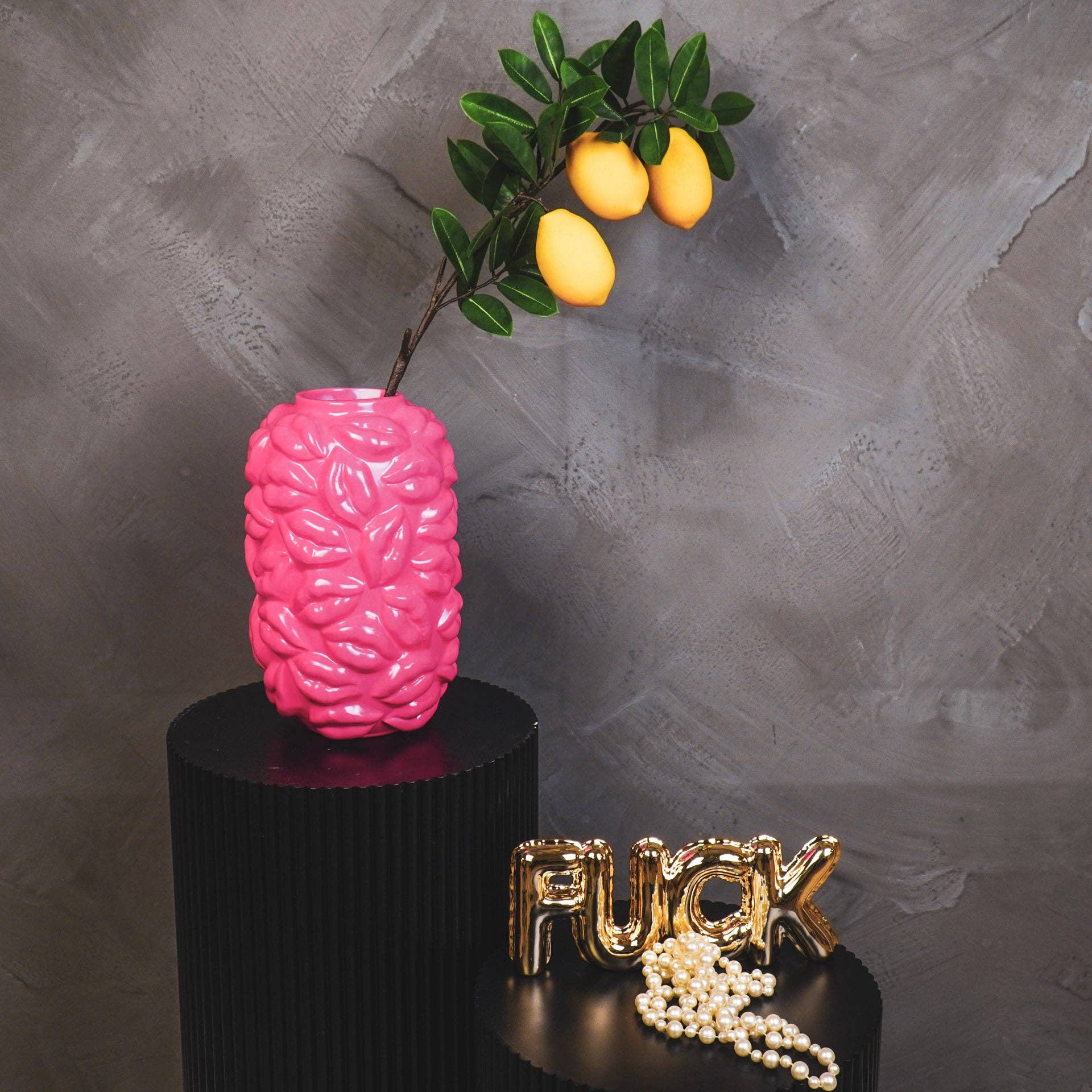 Housevitamin bv - Wholesale Vase - Vase - Kisses - Ceramics - Neon Pink - 17x17x27cm2