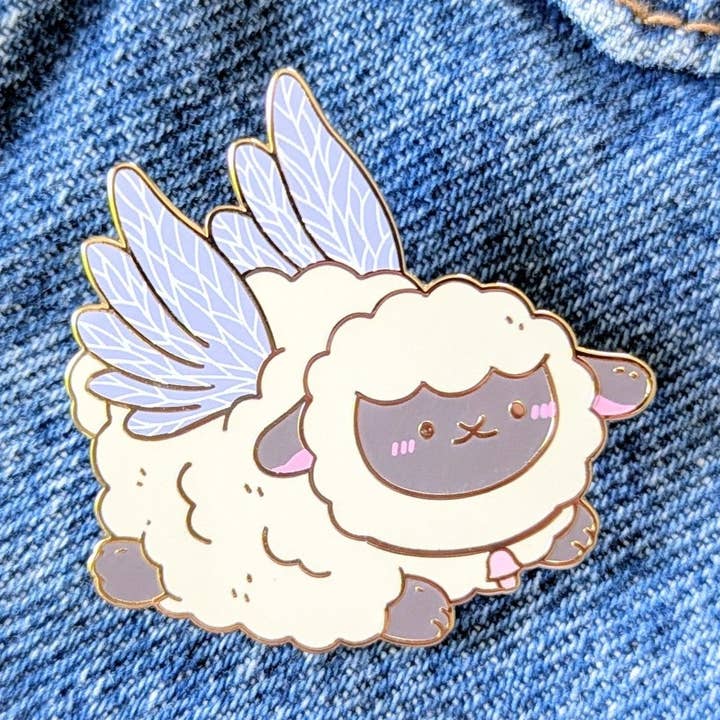 Épinglette en émail Fairy Sheep pour la vente par Arcasian