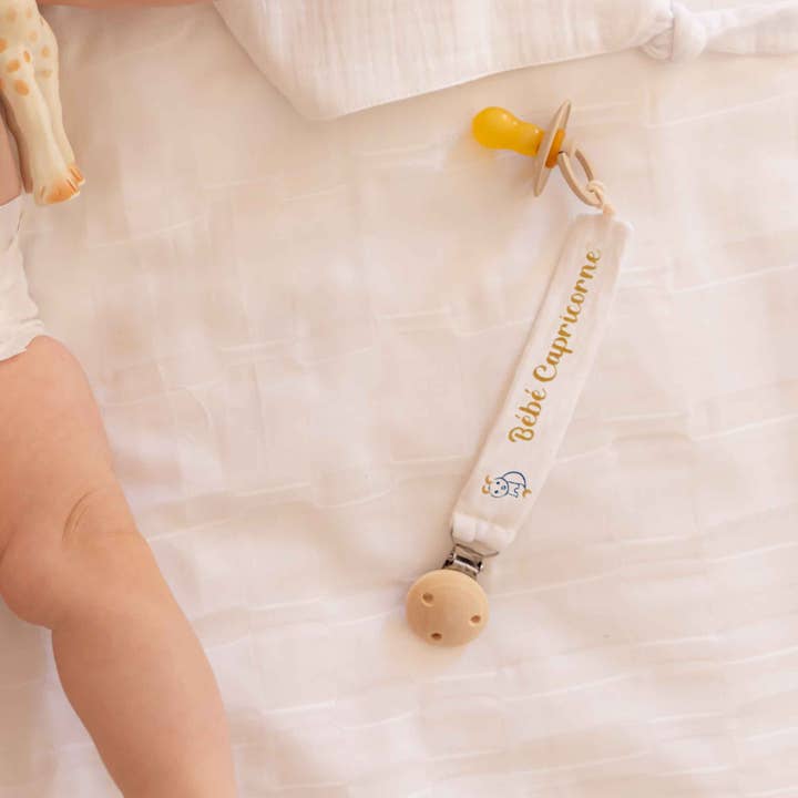 Pinza para chupete Capricornio de tela, doble gasa de algodón. para venta al por mayor de Tom & Mila